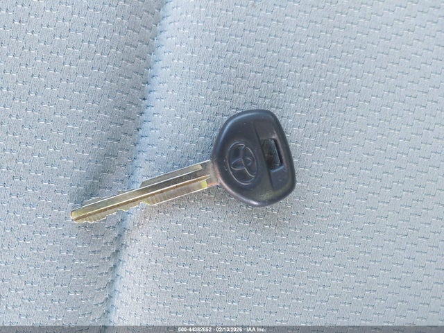 JTDKDTB32E1557807 Toyota Prius C One