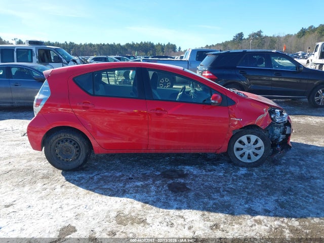 JTDKDTB32E1557807 Toyota Prius C One