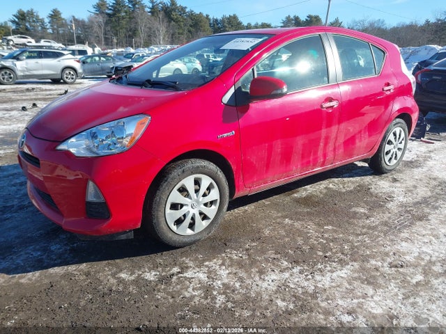 JTDKDTB32E1557807 Toyota Prius C One