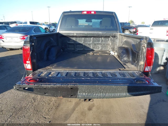1C6RR6KG8HS570068 RAM 1500 Express 4x2 5&#039;7 Box