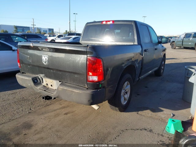 1C6RR6KG8HS570068 RAM 1500 Express 4x2 5&#039;7 Box