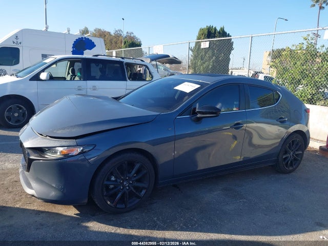 JM1BPALM4P1605121 Mazda Mazda3 2.5 S Carbon Edition