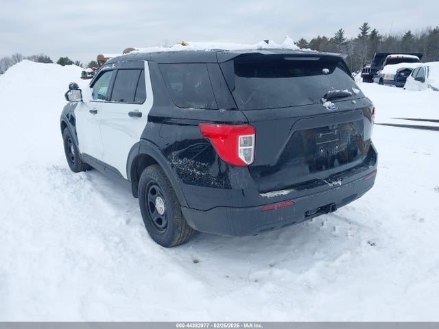 Ford Police Interceptor Utility 2022 1FM5K8AB0NGB52742 Image 3