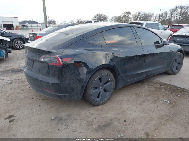 2021 TESLA MODEL 3 5YJ3E1EA4MF143711 Photo 3