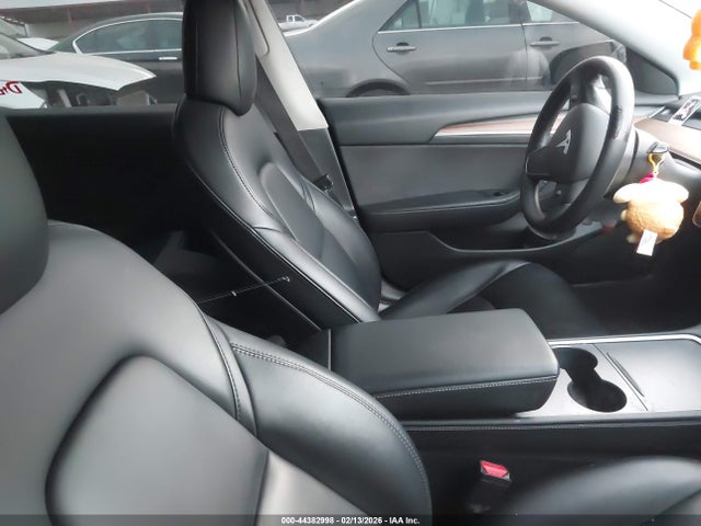 2021 TESLA MODEL 3 5YJ3E1EA4MF143711 Photo 4