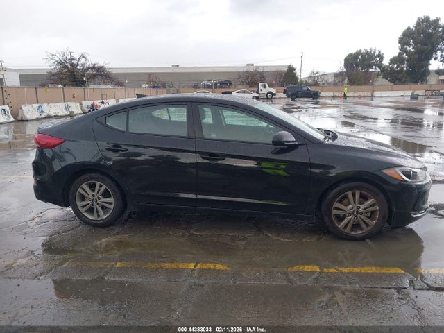 5NPD84LF3JH341401 Hyundai ELANTRA SEL