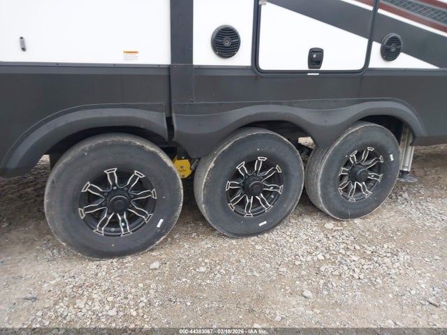 Grand Design Other 2019 573FM4530K1112778 Image 7