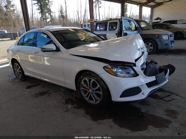 2016 MERCEDES-BENZ C 300 55SWF4KB2GU136283