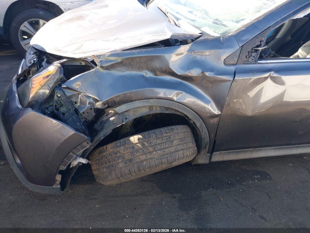 2T3WFREV7FW139838 Toyota Rav4 Xle