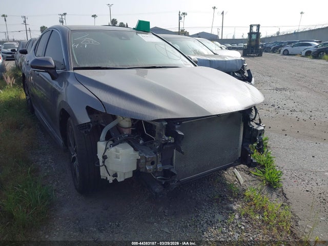 4T1G11AK8PU750570 auction archive image