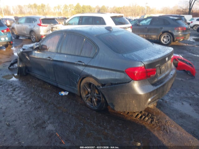 44383257 :رقم المزاد ، WBA8D9G58JNU69271 vin ، 2018 Bmw 330i Xdrive مزاد بيع