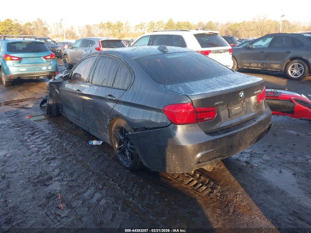 44383257 :رقم المزاد ، WBA8D9G58JNU69271 vin ، 2018 Bmw 330i Xdrive مزاد بيع