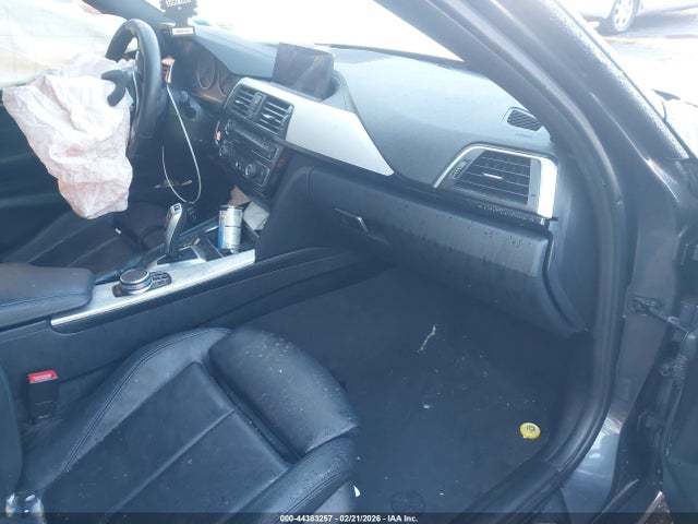 44383257 :رقم المزاد ، WBA8D9G58JNU69271 vin ، 2018 Bmw 330i Xdrive مزاد بيع