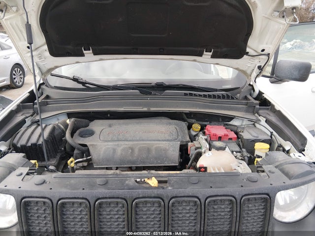 44383262 :رقم المزاد ، ZACNJDAB8MPM66962 vin ، 2021 Jeep Renegade Upland 4x4 مزاد بيع