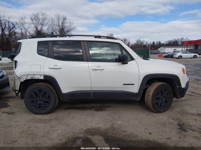 44383262 :رقم المزاد ، ZACNJDAB8MPM66962 vin ، 2021 Jeep Renegade Upland 4x4 مزاد بيع