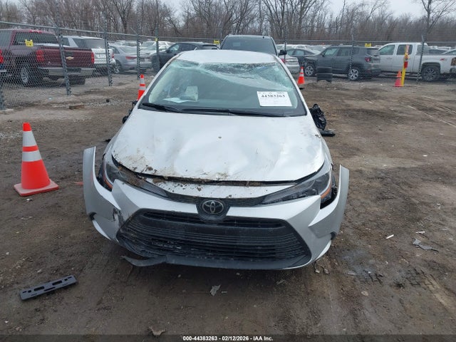 5YFB4MDE6SP359145 Toyota COROLLA LE