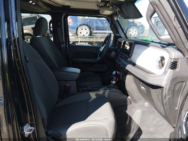 1C4PJXEN2SW592347 Jeep Wrangler 4-door Sahara 4x4