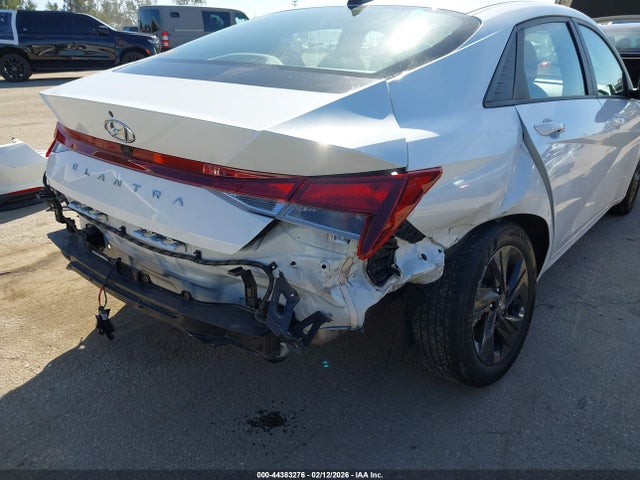 5NPLS4AG1MH003475 Hyundai ELANTRA SEL