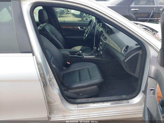 Продажа на аукционе авто 2012 Mercedes-benz C 250 Sport, vin: WDDGF4HB1CA665150, номер лота: 44383308
