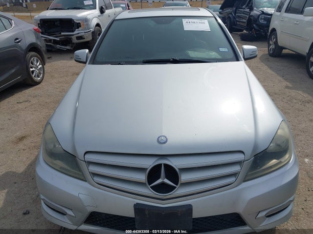 Продажа на аукционе авто 2012 Mercedes-benz C 250 Sport, vin: WDDGF4HB1CA665150, номер лота: 44383308