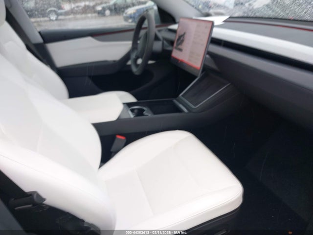 2026 TESLA MODEL Y 7SAYGDEE3TA464982 Photo 4
