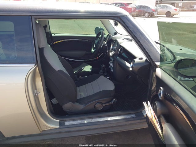 2008 MINI COOPER S WMWMF73568TV36538 Photo 4