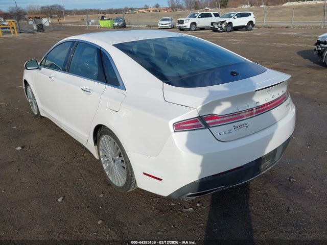 2017 LINCOLN MKZ 3LN6L5F98HR630215 Photo 2