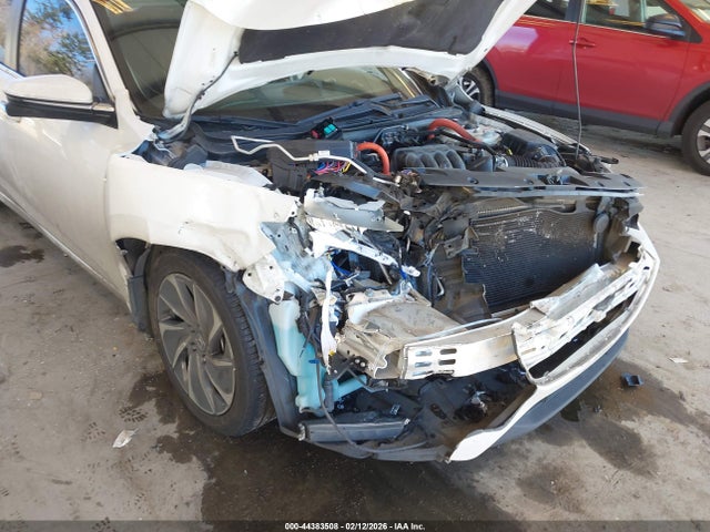 Honda Insight Touring 2019 19XZE4F99KE034244 Image 6