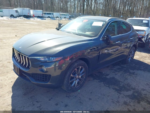 2018 MASERATI LEVANTE ZN661XUA4JX279513 Photo 1