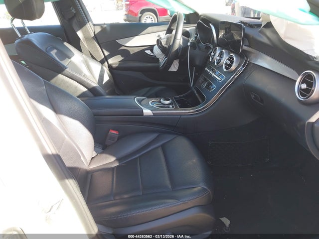 44383562 :رقم المزاد ، 55SWF8DB3LU329119 vin ، 2020 Mercedes-benz C 300 مزاد بيع