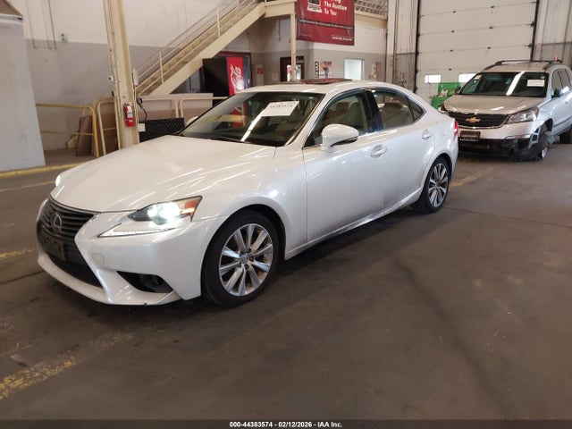 Lexus IS 250 2014 JTHCF1D24E5005420 Image 2