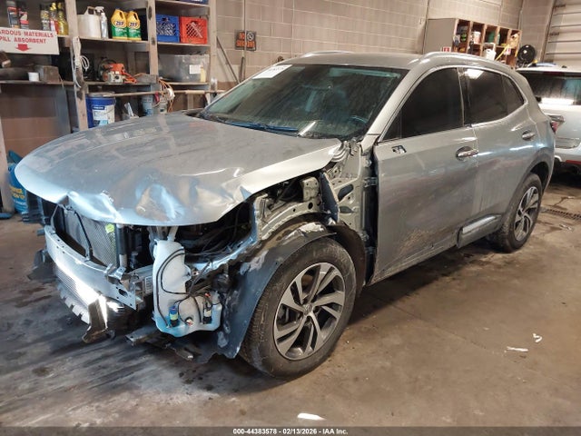 44383578 :رقم المزاد ، LRBFZNR40PD033309 vin ، 2023 Buick Envision Essence Fwd مزاد بيع