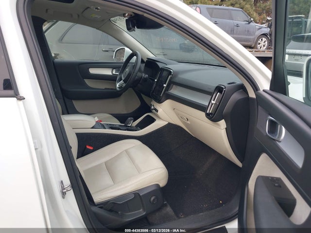 2019 VOLVO XC40 YV4162UK6K2140990 Photo 4