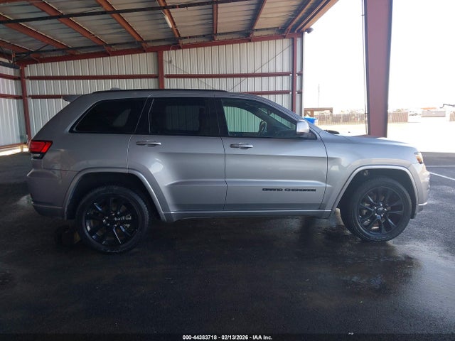 1C4RJFAG2JC217956 Jeep Grand Cherokee Altitude 4x4