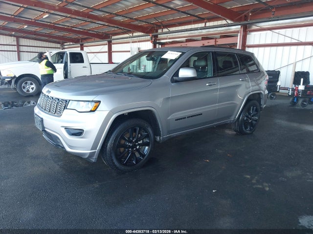 1C4RJFAG2JC217956 Jeep Grand Cherokee Altitude 4x4