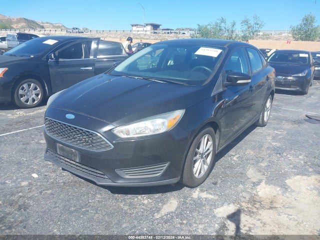 Ford FOCUS SE 2015 1FADP3F26FL300632 Image 2