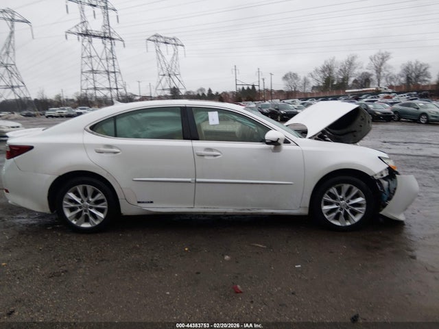 2013 Lexus Es 300h მანქანა იყიდება აუქციონზე, vin: JTHBW1GG3D2034247, აუქციონის ნომერი: 44383753
