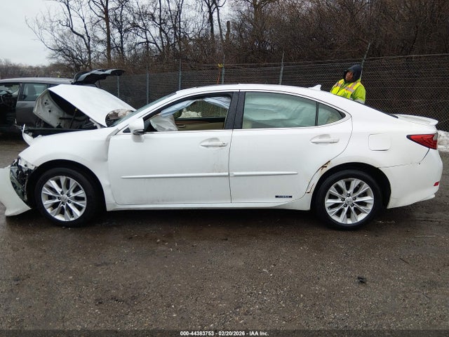 2013 Lexus Es 300h მანქანა იყიდება აუქციონზე, vin: JTHBW1GG3D2034247, აუქციონის ნომერი: 44383753