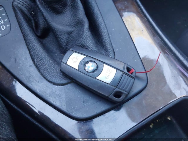 44383815 :رقم المزاد ، WBAVA33548KX87995 vin ، 2008 Bmw 328i مزاد بيع