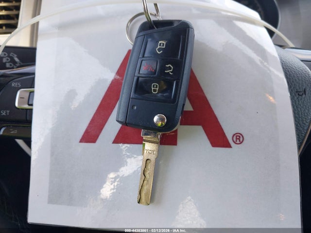 Продажа на аукционе авто 2017 Volkswagen Golf Sportwagen Tsi S, vin: 3VW017AU1HM507129, номер лота: 44383861