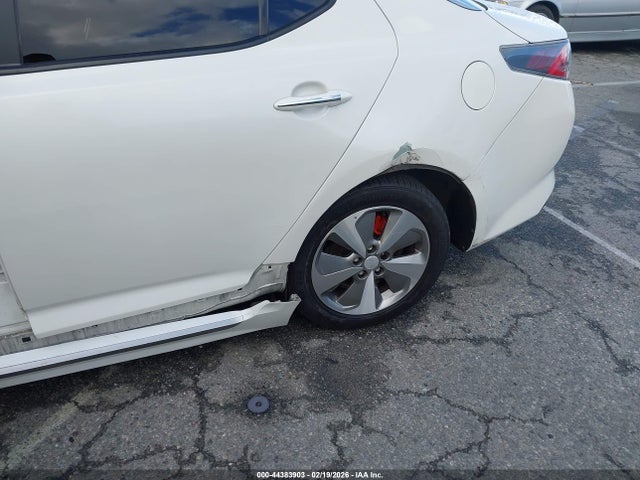 KNAGN4AD6G5093996 KIA Optima Hybrid Ex