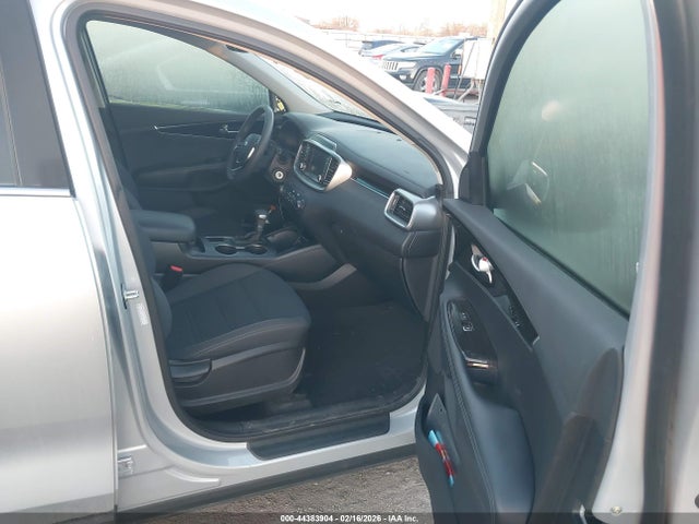 Продажа на аукционе авто 2019 Kia Sorento 2.4l L, vin: 5XYPG4A38KG577480, номер лота: 44383904