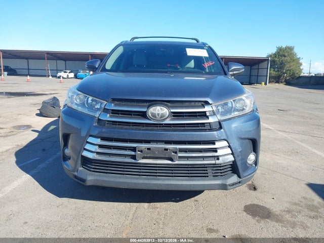 Toyota Highlander Limited 2017 5TDDZRFH7HS385056 Image 12