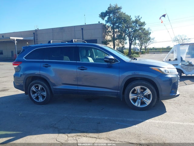 Toyota Highlander Limited 2017 5TDDZRFH7HS385056 Image 13