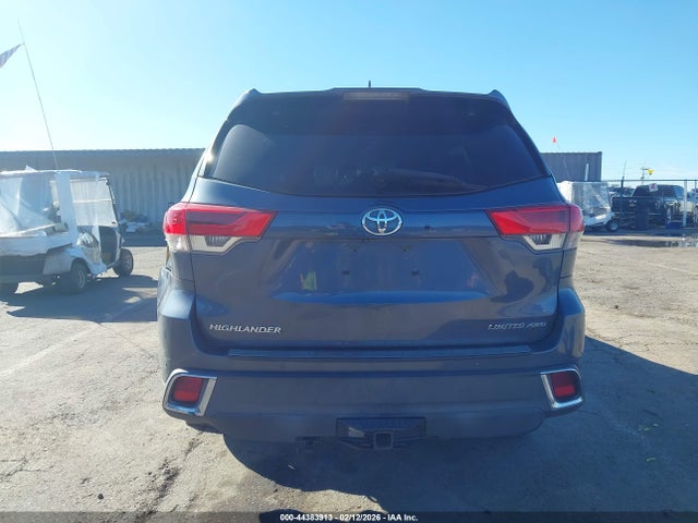 Toyota Highlander Limited 2017 5TDDZRFH7HS385056 Image 16