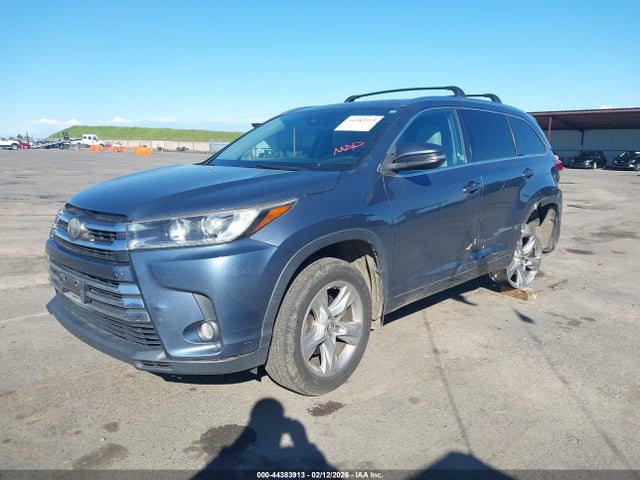 Toyota Highlander Limited 2017 5TDDZRFH7HS385056 Image 2