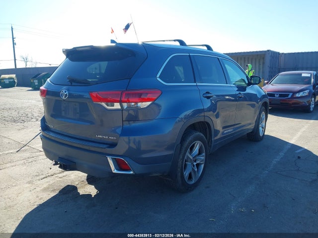 Toyota Highlander Limited 2017 5TDDZRFH7HS385056 Image 4