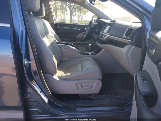 Toyota Highlander Limited 2017 5TDDZRFH7HS385056 Image 5