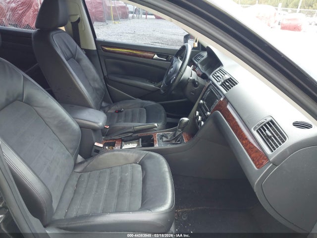 44383945 :رقم المزاد ، 1VWCN7A33CC101825 vin ، 2012 Volkswagen Passat 2.0l Tdi Sel Premium مزاد بيع