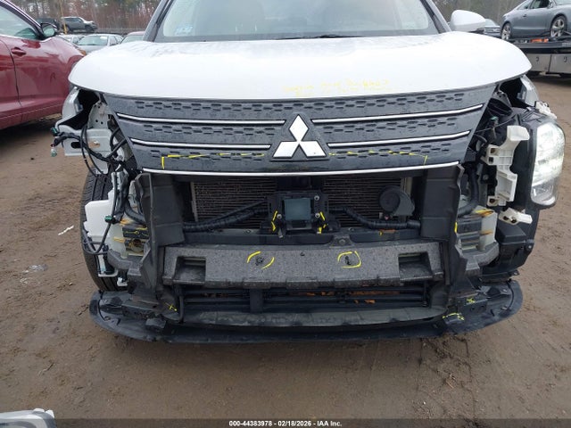 Продажа на аукционе авто 2022 Mitsubishi Outlander Es 2.5 S-awc, vin: JA4J4TA80NZ045693, номер лота: 44383978